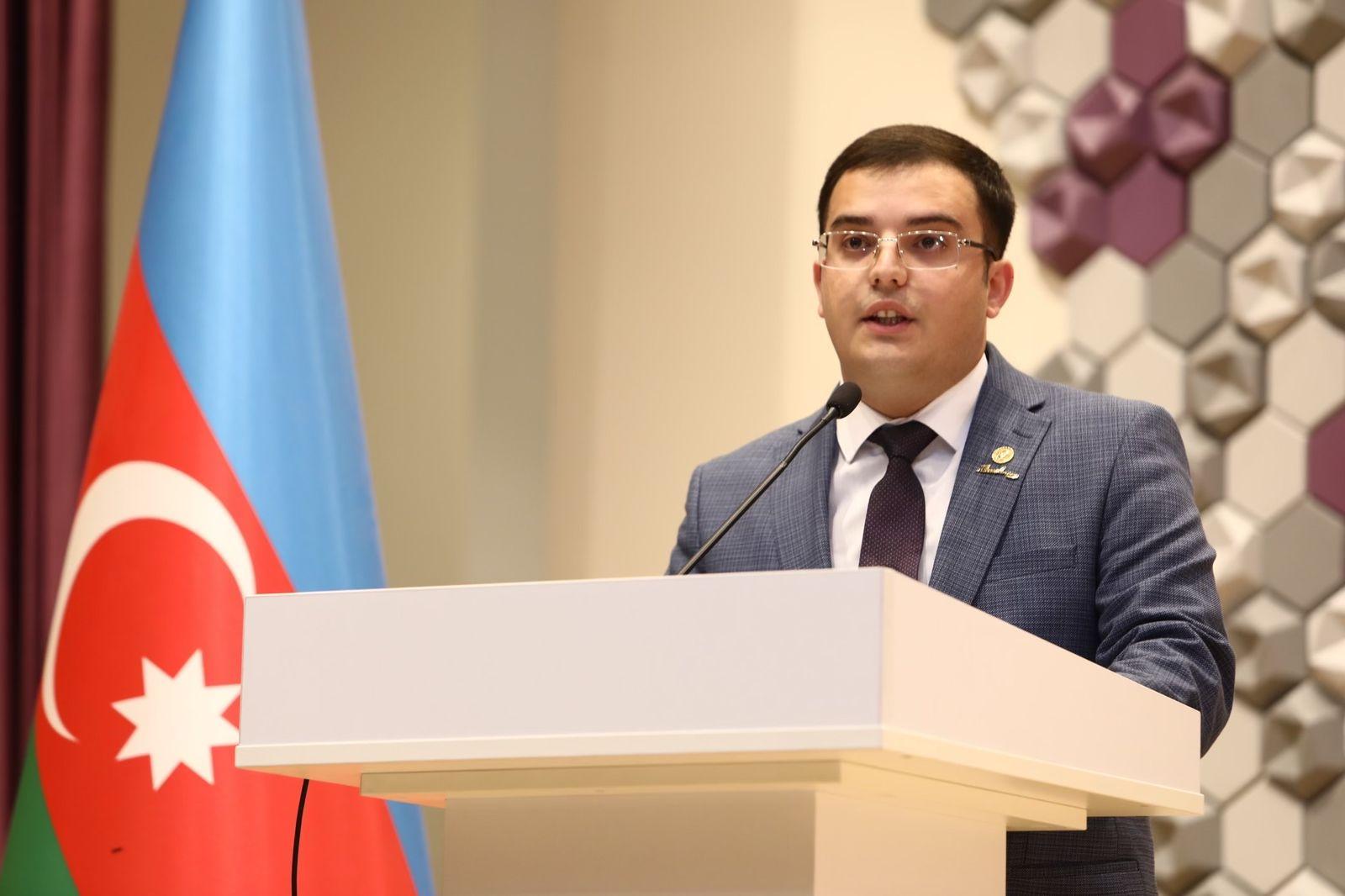 “Təhlükəsizlik fiziki yox, psixoloji və sosial mühiti də əhatə etməlidir” – Təhsil eksperti Əmrah Həsənli
