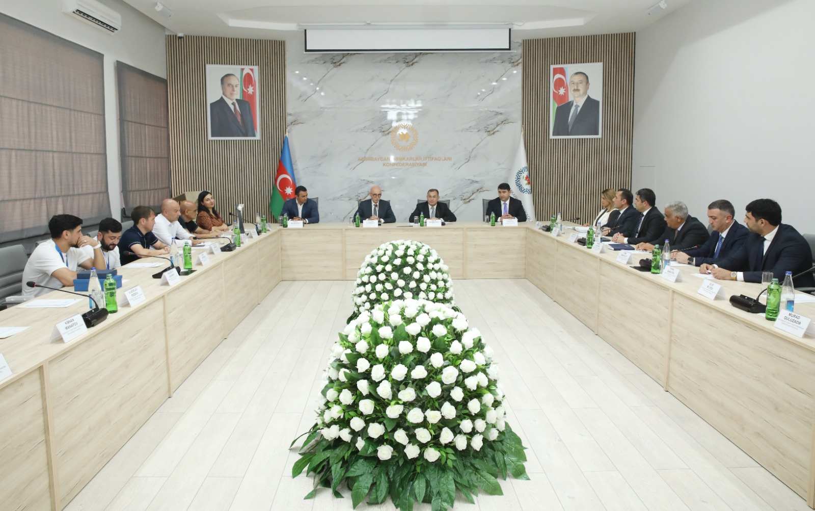 AHİK-də qalib futzal komandasının heyəti ilə görüş keçirilib-FOTO 