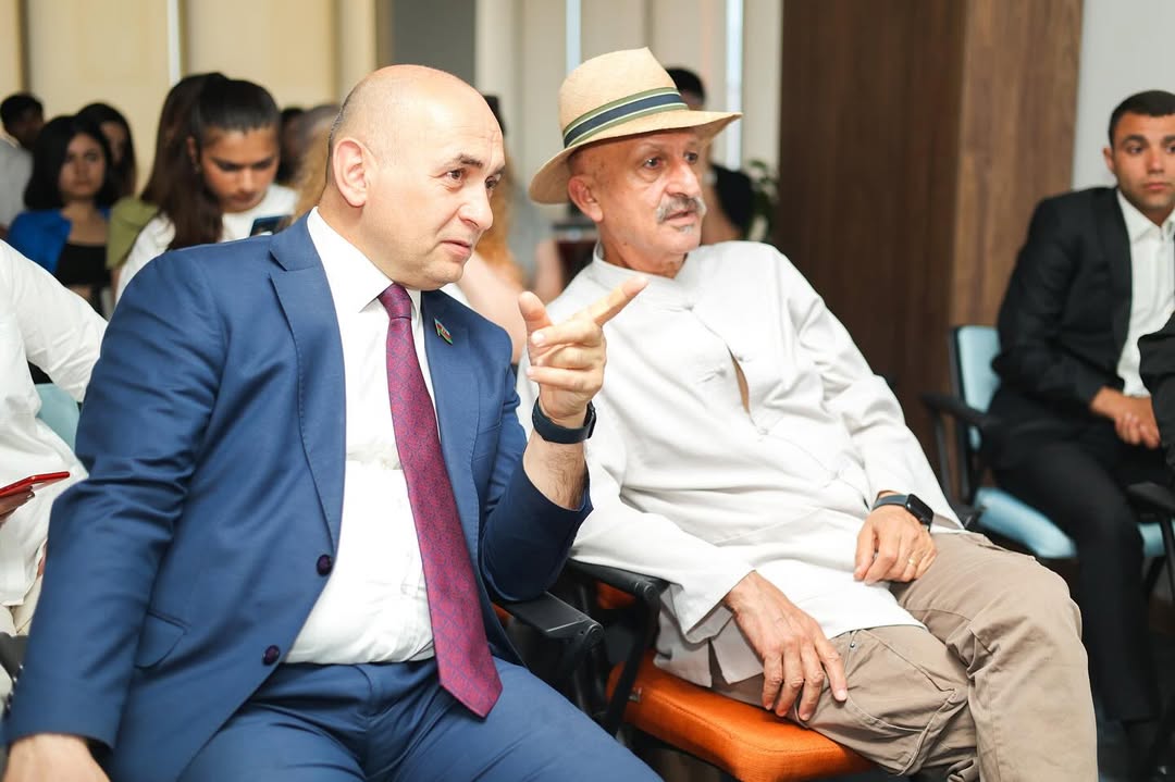 Fotoqrafiyanın Bəşəri Gücü: Gənclərə sülh və insanlıq dərsi