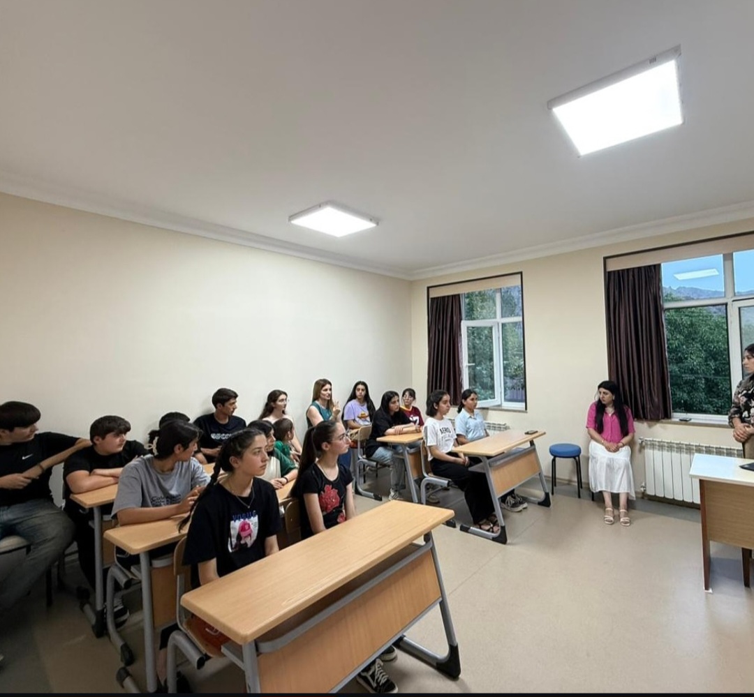 Naxçıvanın Ordubad rayonunda abituriyentlərlə görüşlər keçirilib