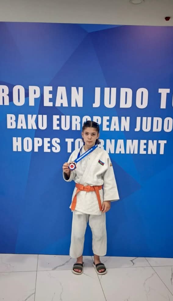 Azərbaycanlı məktəblidən beynəlxalq uğur - Avropa Kubokunun bürünc medalçısı oldu!