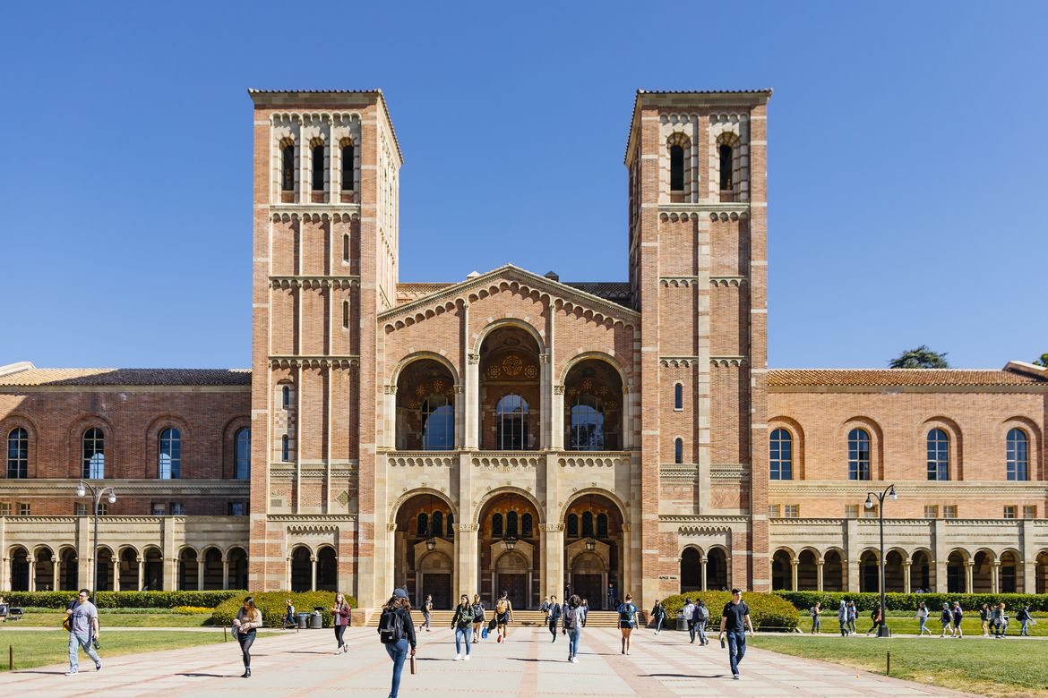 Trump İdarəsi UCLA-dan 1 milyard dollar tələb edir — Universitet və Kaliforniya rəsmiləri qarşıdurmada