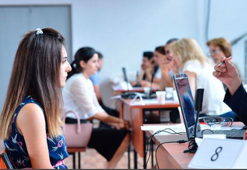 75 min yaxın müəllim əmək haqlarına əlavələr alacaq