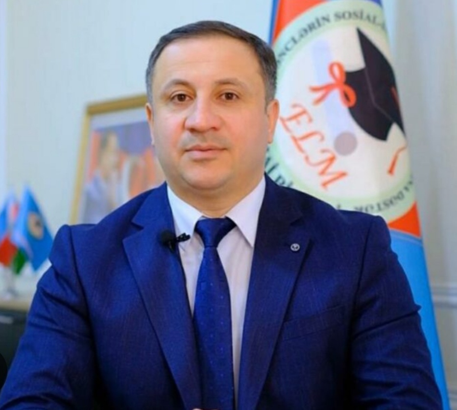Təhsil eksperti: “Kağız əvəzinə elektron materiallar qiymət artımını dayandıra bilər”