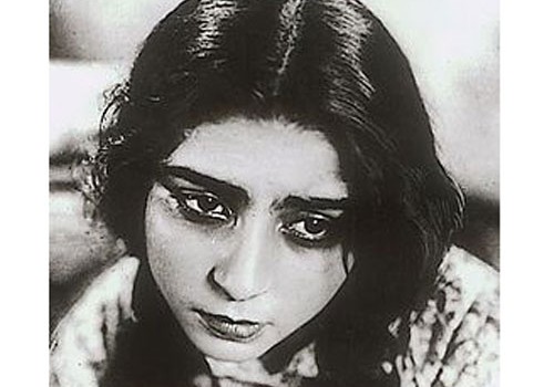 The "İzzət Film Award" established to support women in Azerbaijani Cinema
