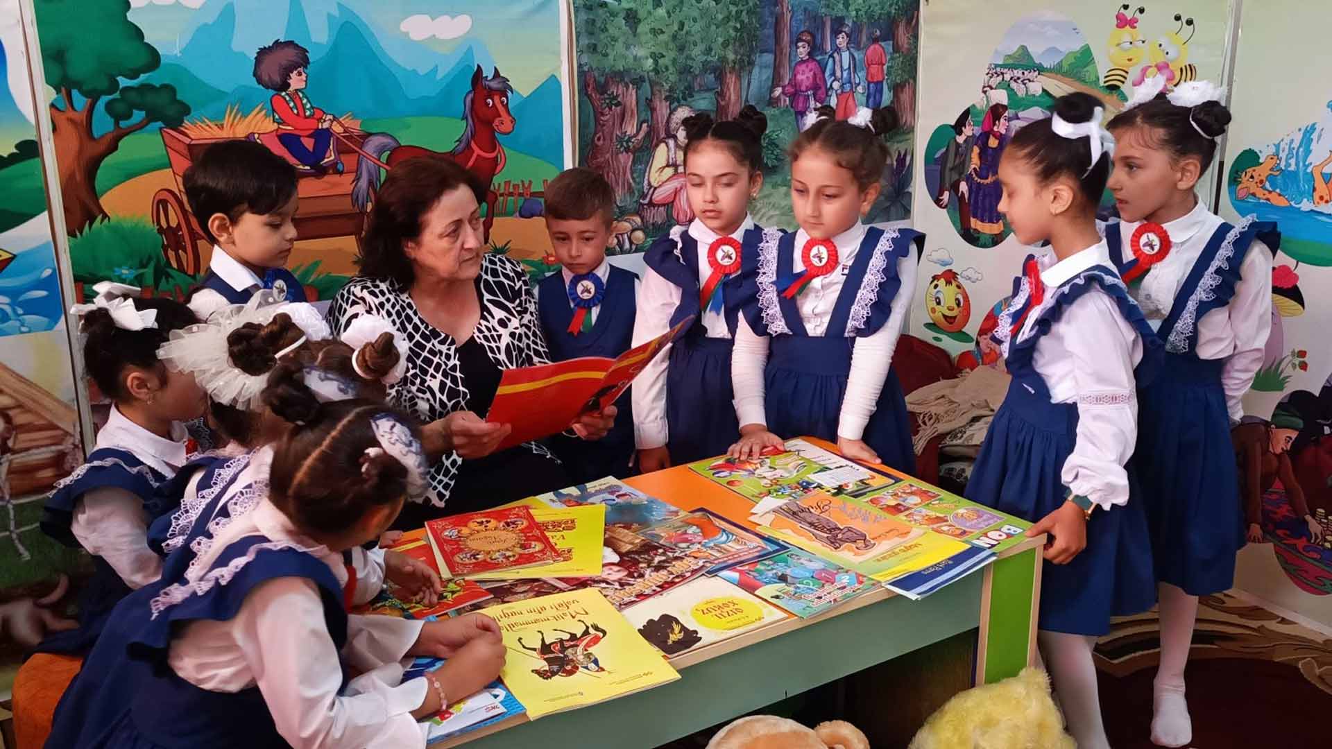 Uşaqlar üçün “Nağıl saatı”: faydaları və əhəmiyyəti