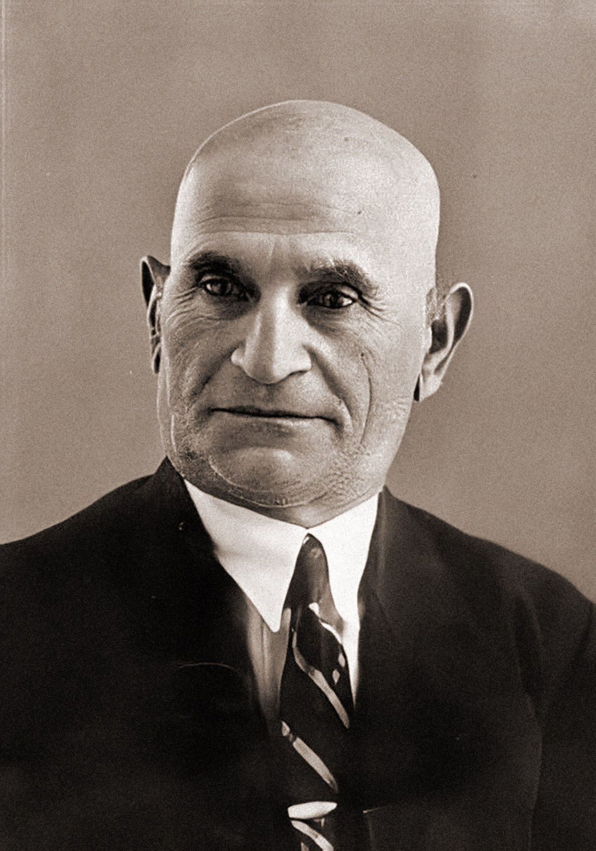 Süleyman Sani Axundov – Azərbaycan uşaq ədəbiyyatının böyük maarifçisi