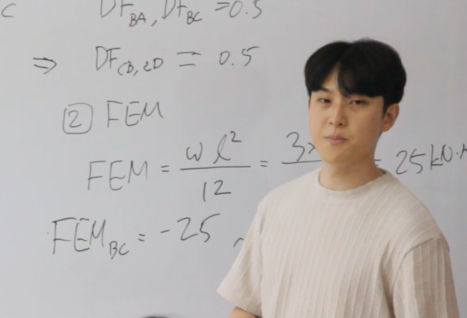 Inha University lecturer: Working with students at BEU is a valuable experience for me