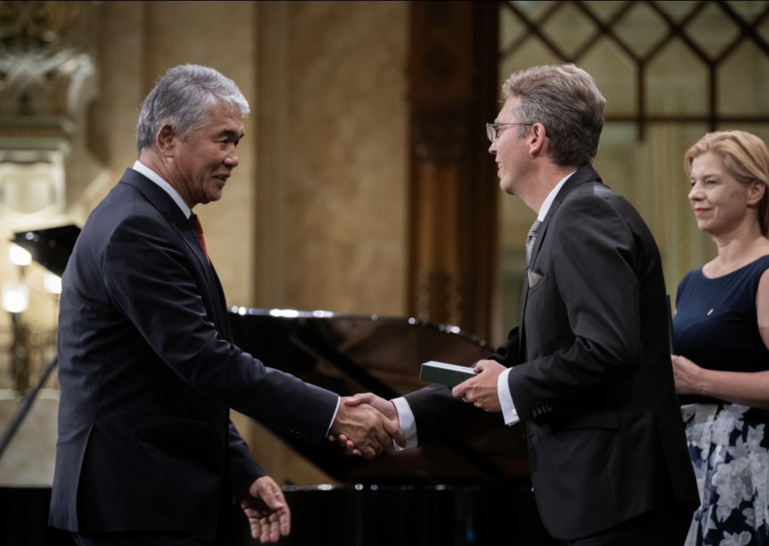 The Secretary-General of TÜRKSOY was awarded the Order of Hungary