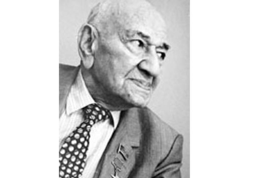 Süleyman Rüstəm – Xalq şairi, vətən poeziyasının səsləndirən səsi