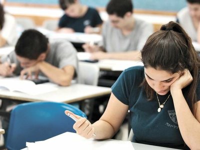 Qadınların təhsildə üstünlüyü: ötən ilin rəqəmləri məlum oldu