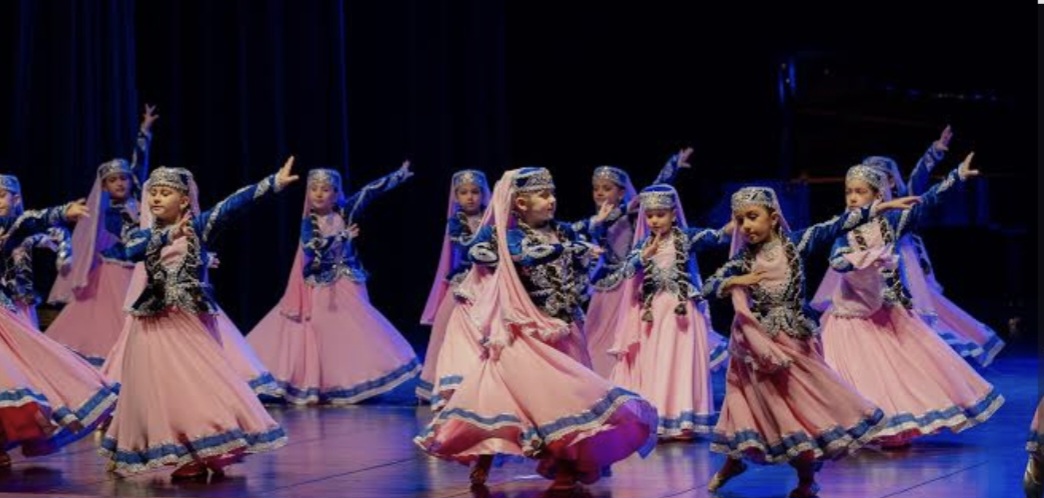 Uşaqlara milli musiqi və rəqslərin öyrədilməsi