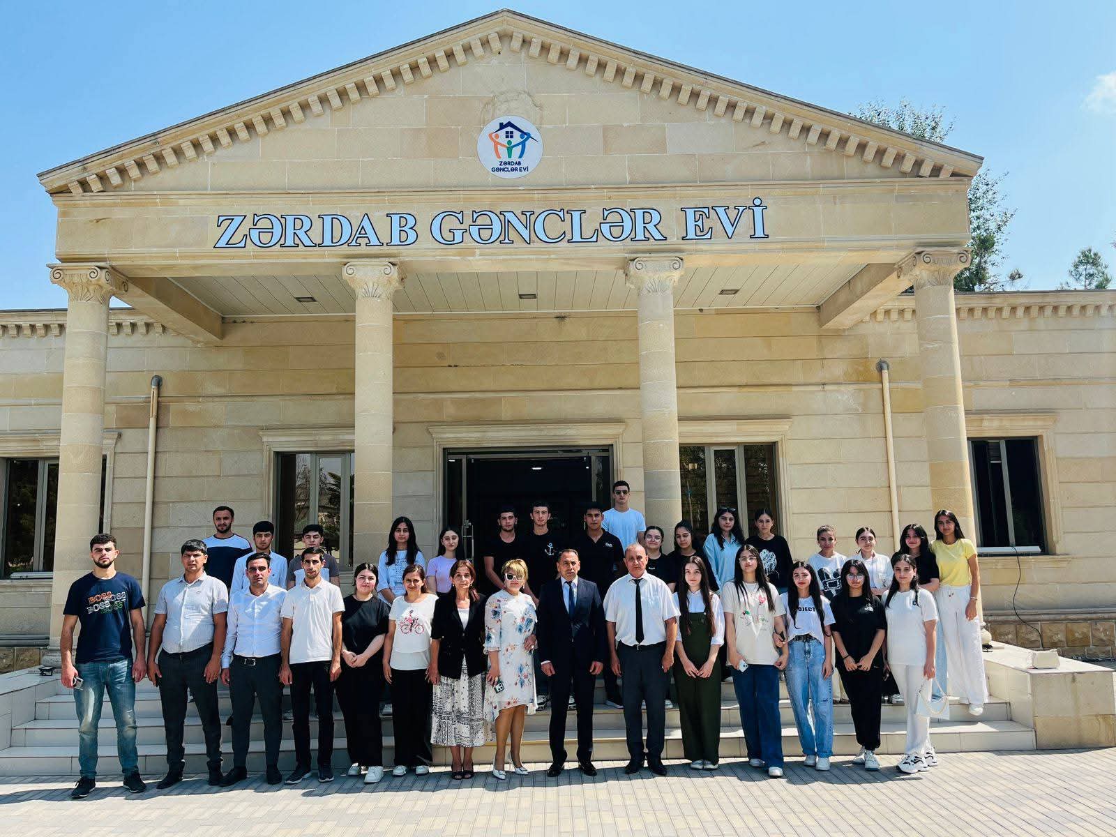 Zərdabda ali təhsil müəssisələrinə qəbul olunmuş gənclərlə görüş keçirilib
