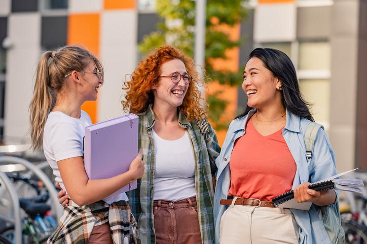 CUET qadınların universitetlərə qəbulunu artırır, lakin əlavə dəstəyə ehtiyac var