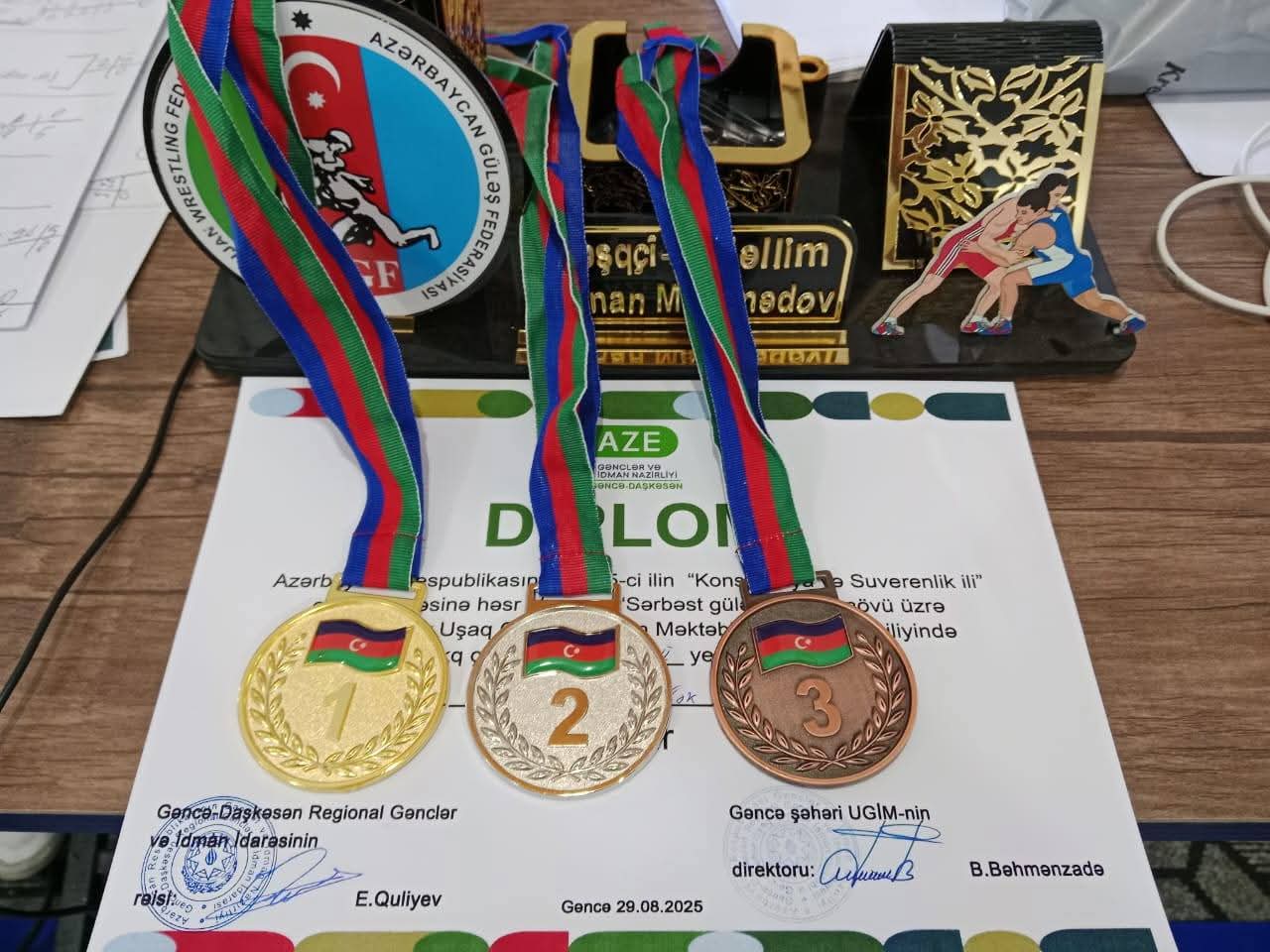 Gəncədə sərbəst güləş üzrə UGİM-in daxili birinciliyi keçirilib