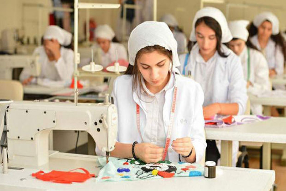 Qadınların peşə təhsilində iştirakı artır