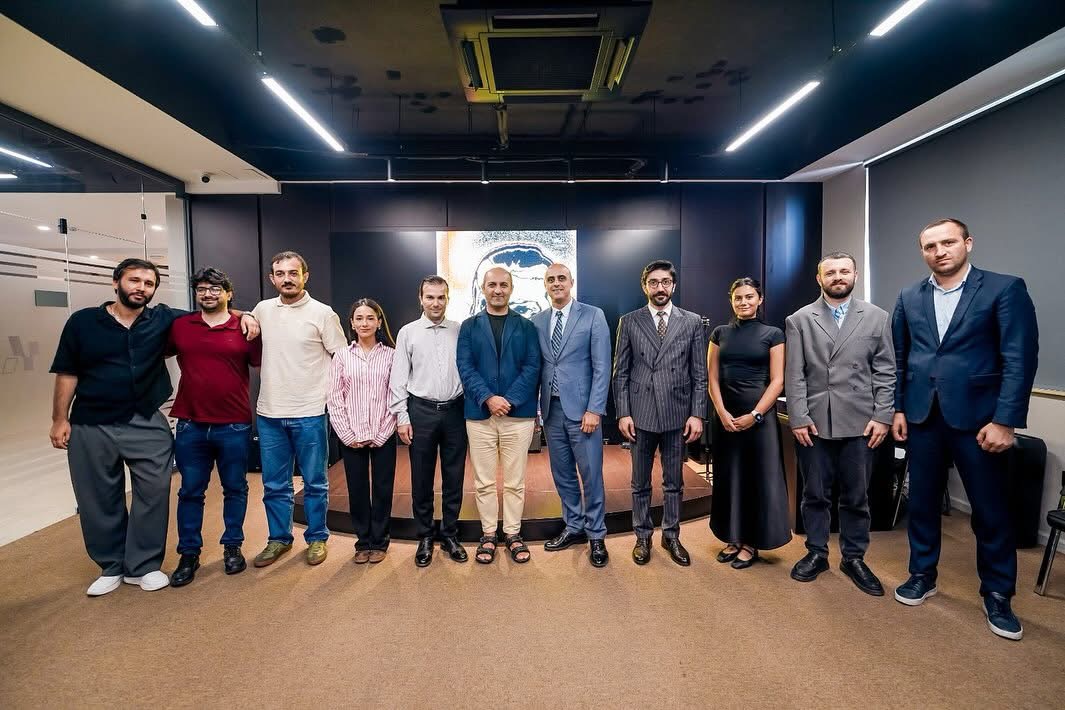 “Boşluğa Xütbə” filminin beynəlxalq uğurları və Azərbaycan kino inkişafı müzakirə olundu”