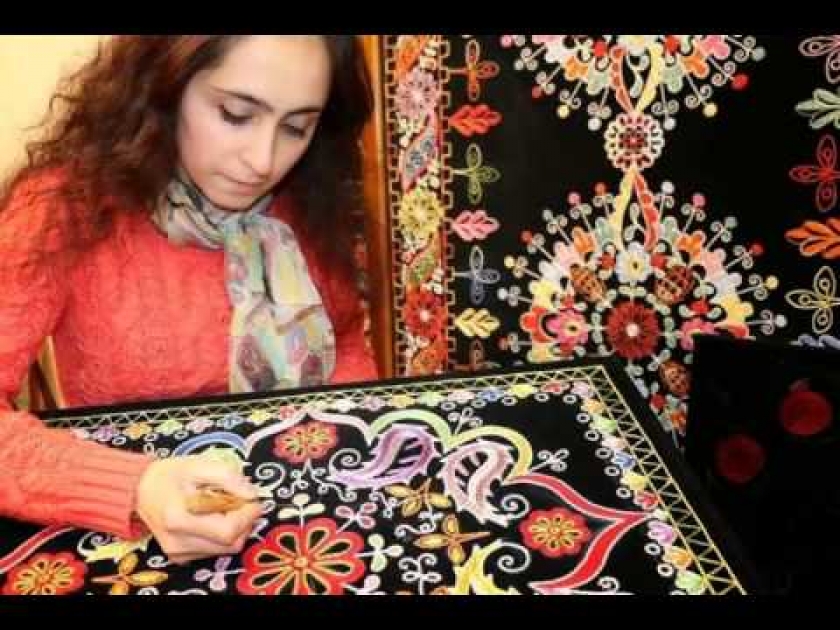 Ənənəvi sənətlərin məktəb proqramına daxil edilməsi: xalçaçılıq, keramika, əl işləri