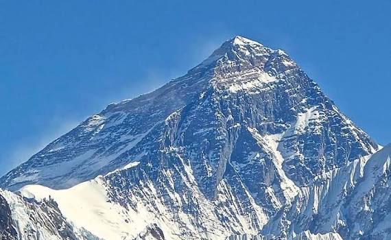 Everest dağı hər il 4 millimetr hündür olur 