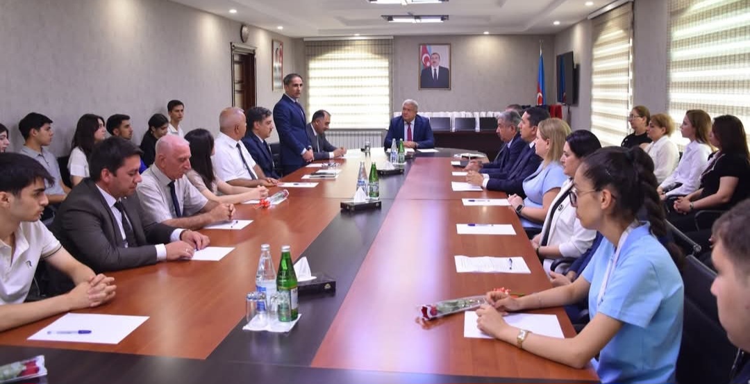 Ağsuda yüksək nəticə göstərən məzunlarla görüş keçirilib