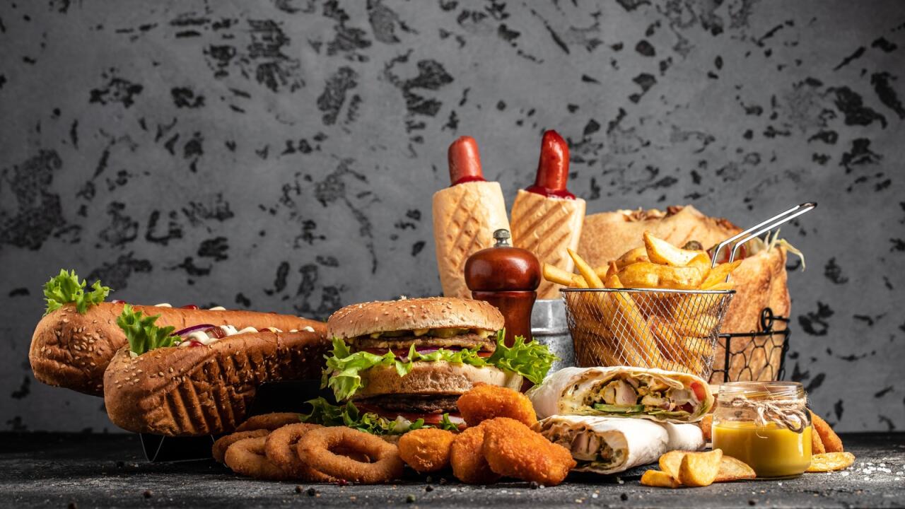 Fast food və sürətli qidalanmanın uzunmüddətli sağlamlığa təsiri