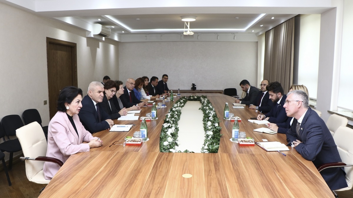 Birləşmiş Krallığın səfiri AzMİU-da – yeni əməkdaşlıq məsələləri müzakirə edilib - FOTO