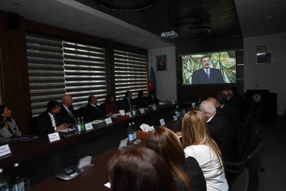 BSU-da “20 Sentyabr – Dövlət Suverenliyi Günü” dəyirmi masası keçirilib