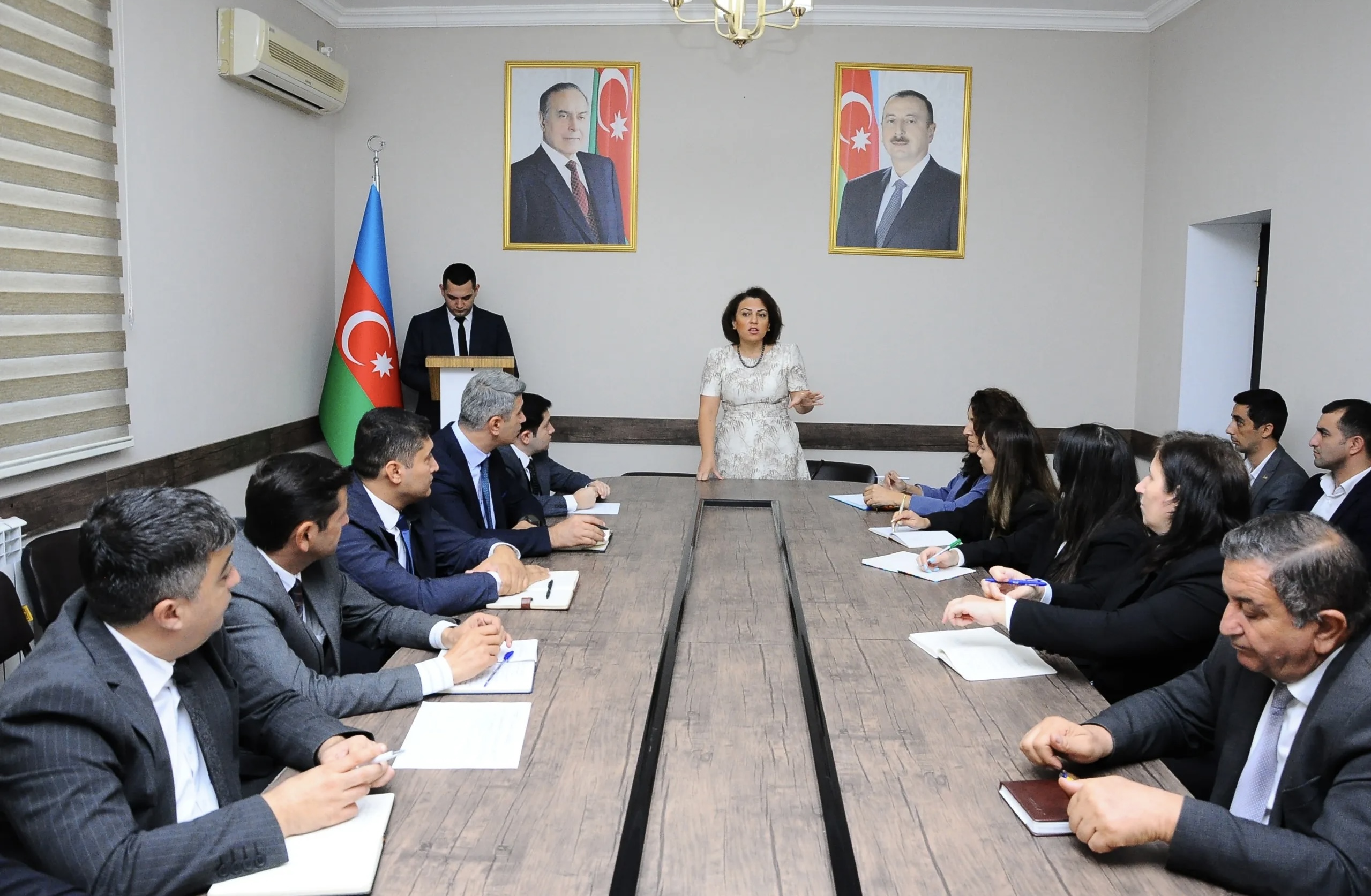 Dövlət qulluqçuları üçün növbəti təlimlər keçirilir