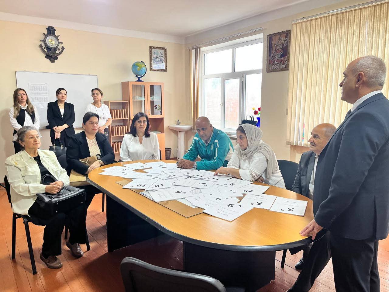 Lənkəran şəhər 5 nömrəli tam orta məktəbdə fənn metodbirləşmə iclası keçirilib