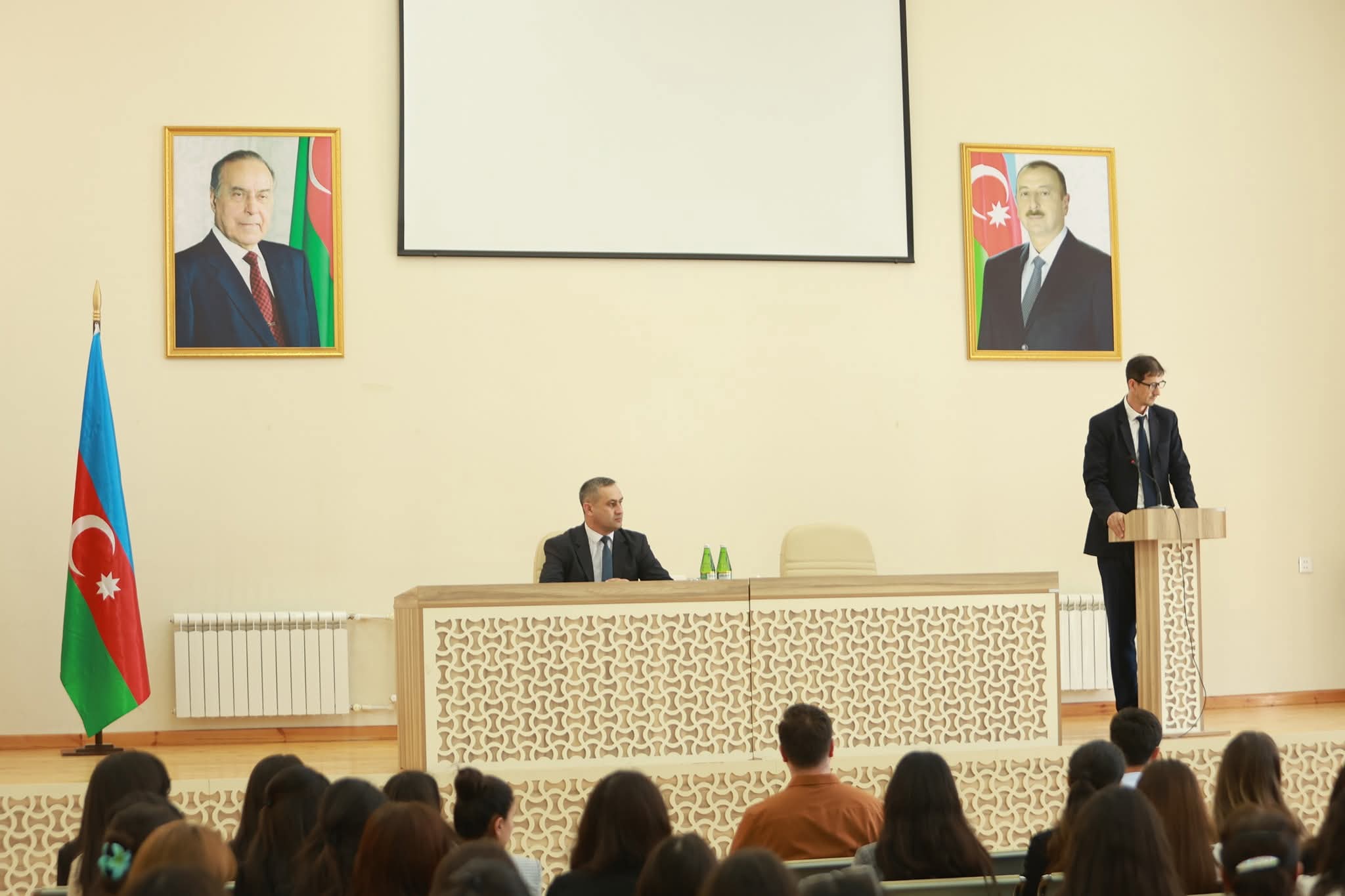 İlk dəfə işə qəbul olunan müəllimlərlə görüş keçirilib