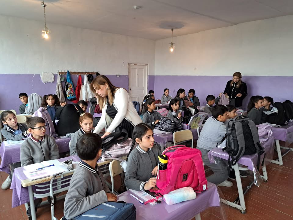Məktəbdə təhlükəsizliklə bağlı məktəb çantalarına baxış keçirilib