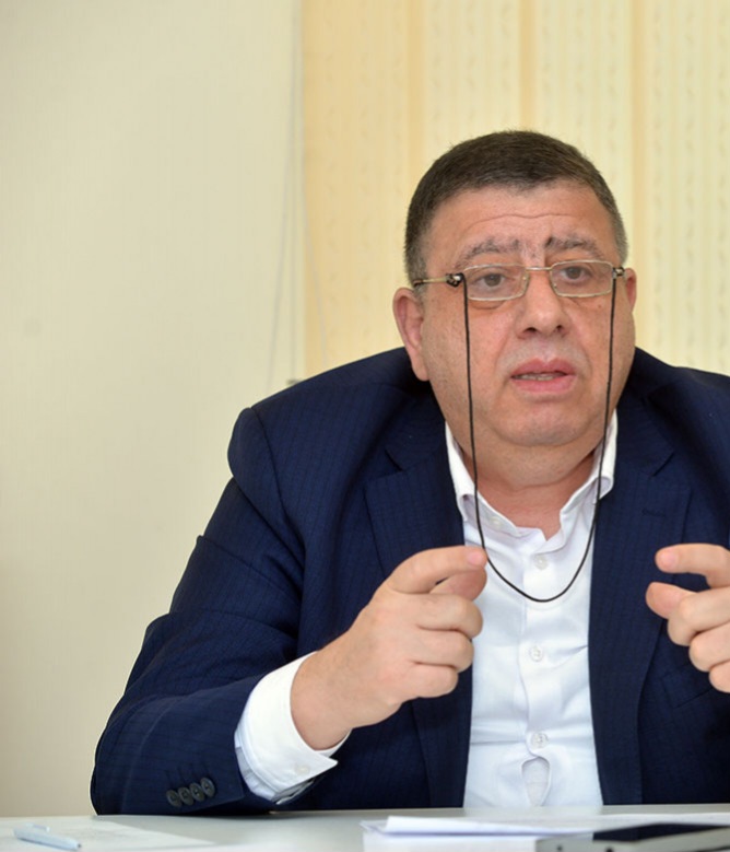 Müşavir: "Nazirlik gənc yazarlara dəstək məqsədilə kitablarını almağı nəzərdə tutur"