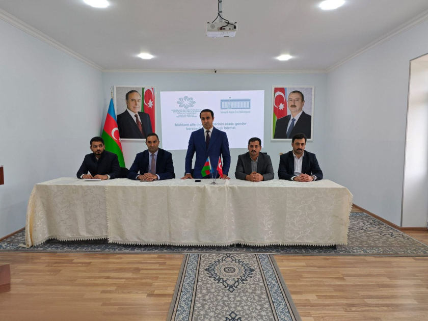 Tələbələr ailə dəyərləri və qarşılıqlı hörmət barədə məlumatlandırılıb