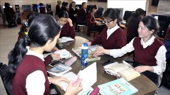 Qırğızıstan tamamilə 12 illik məktəb sisteminə keçdi