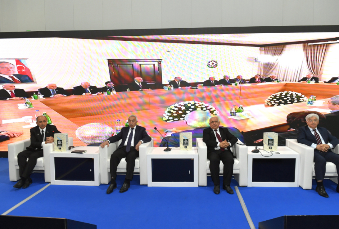 XI Bakı Beynəlxalq Kitab Sərgisində “Qərbi Azərbaycan irsi” kitabının I cildinin təqdimatı keçirilib
