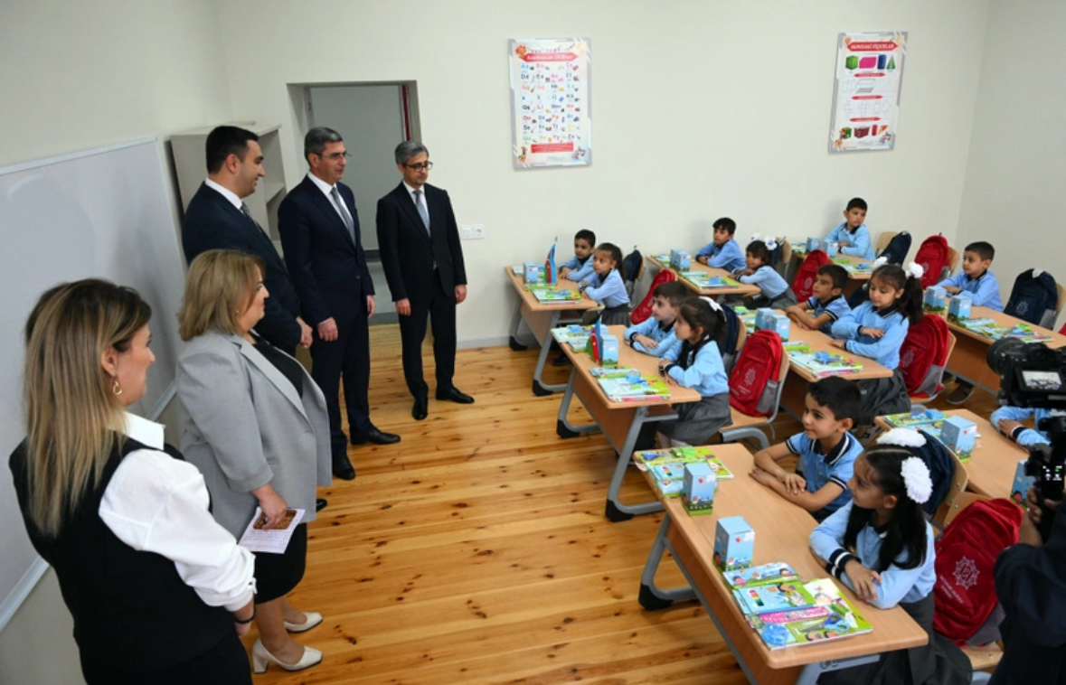 Xəzər rayonunda Heydər Əliyev Fondu tərəfindən yenidən qurulan məktəb istifadəyə verilib