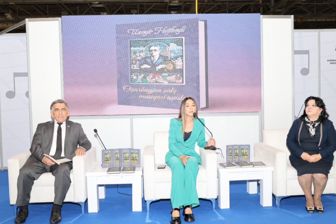 XI Bakı Beynəlxalq Kitab Sərgisində Üzeyir Hacıbəylinin özbək dilində kitabı təqdim olunub