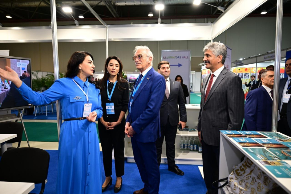 ICESCO-nun Bakı Regional Ofisi Beynəlxalq Kitab Sərgisində ziyarətçiləri qarşılayır