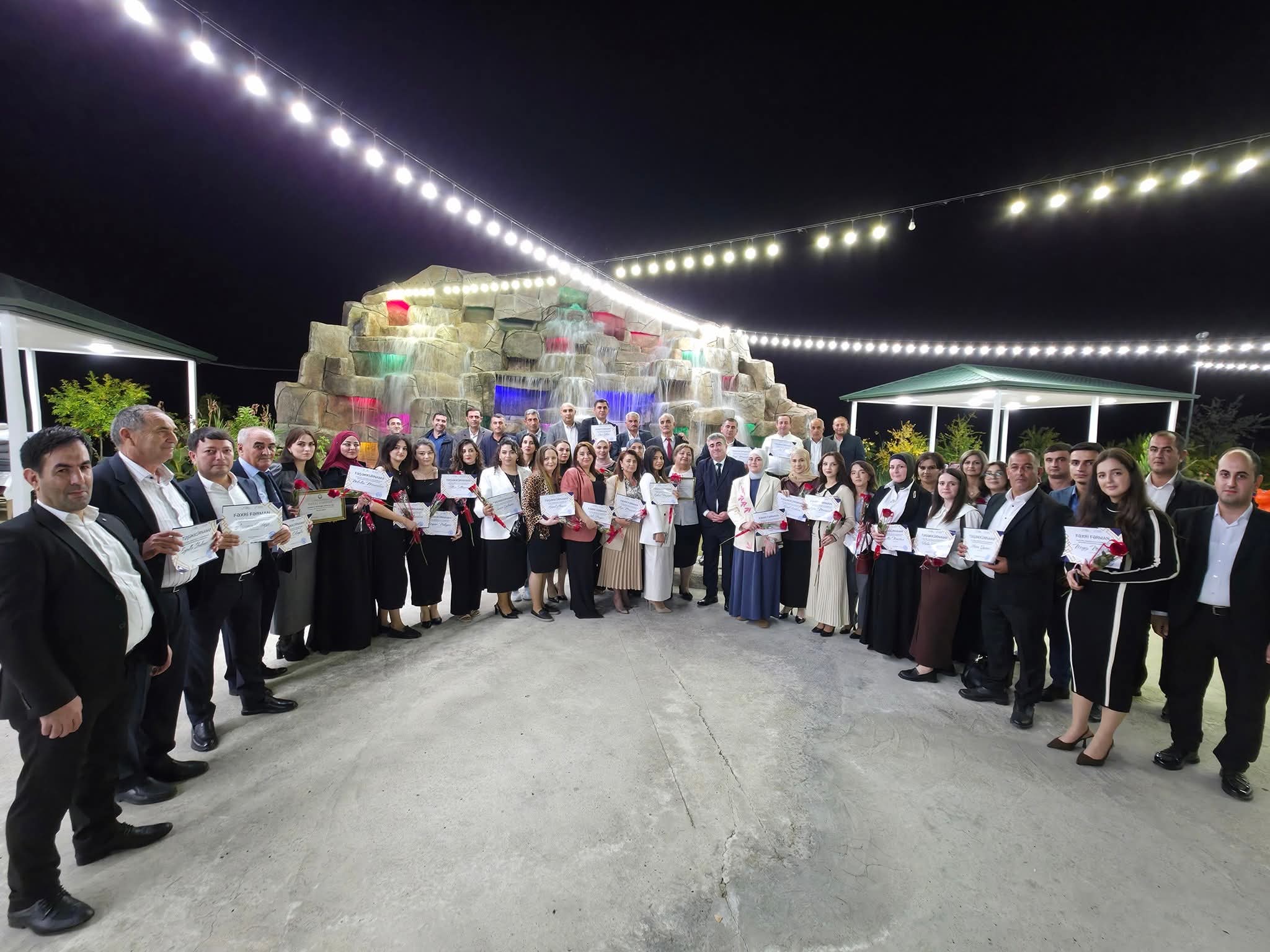 Kürdəmir Peşə Liseyində Müəllimlər Günü münasibətilə təltifetmə mərasimi keçirilib