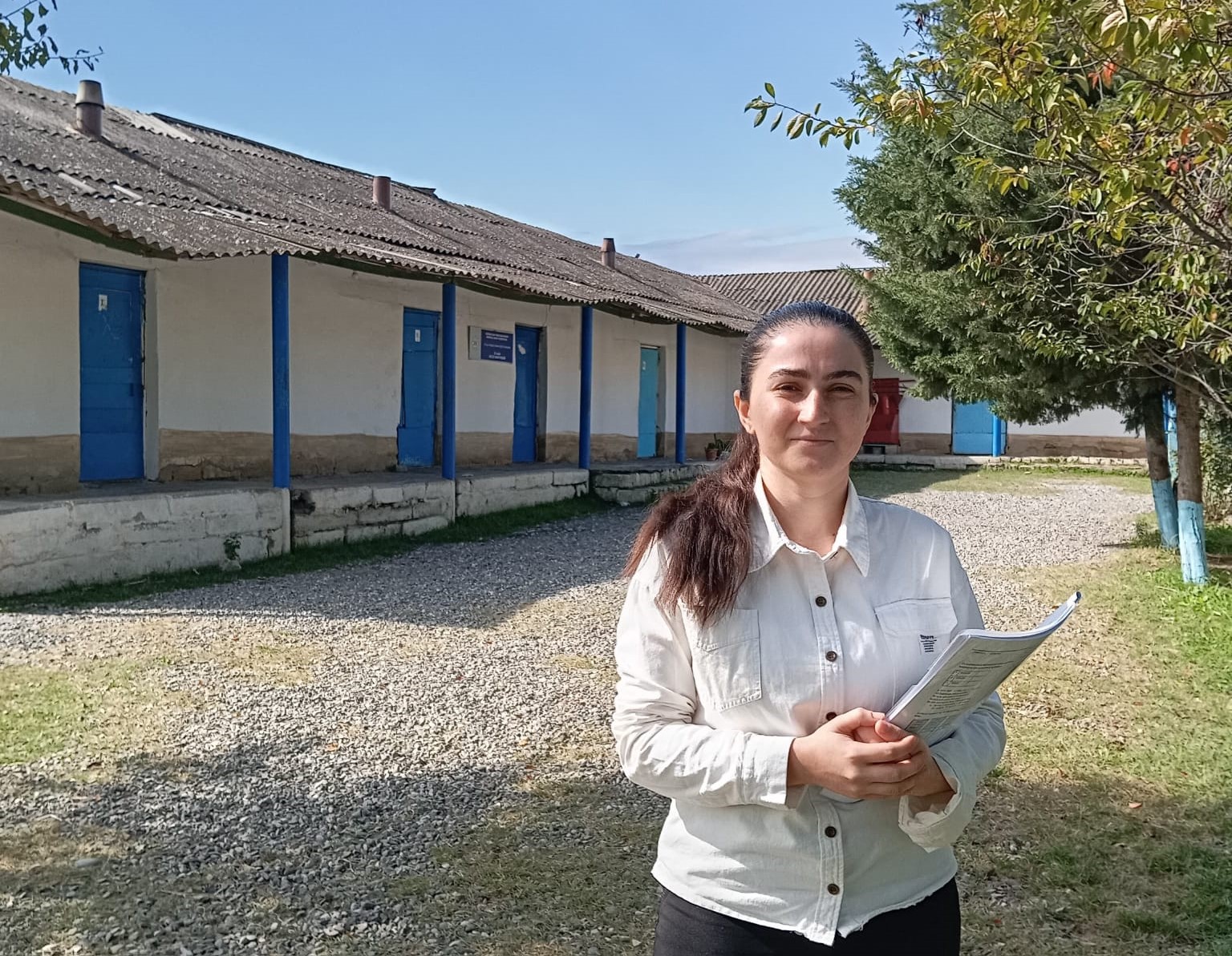 İndi dərs deyir, gələcəkdə kitab yazacaq 