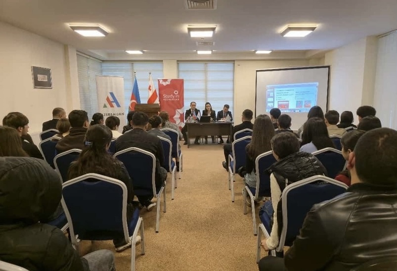 Marneulidə "Azərbaycanda təhsil imkanları" mövzusunda infosessiya keçirilib