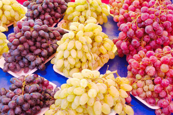 Üzüm mövsümü davam edir:həm dadlı, həm də faydalı meyvə