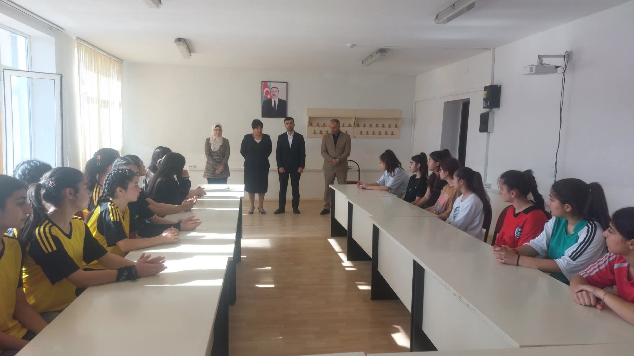 Lerikdə “Mən də təhsil almalıyam” mövzusunda gənclərlə görüş keçirilib