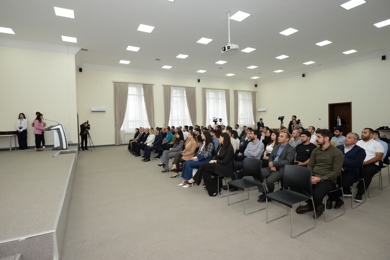 Qısamüddətli peşə təlimlərini bitirmiş müdavimlərə sertifikat təqdim olunub