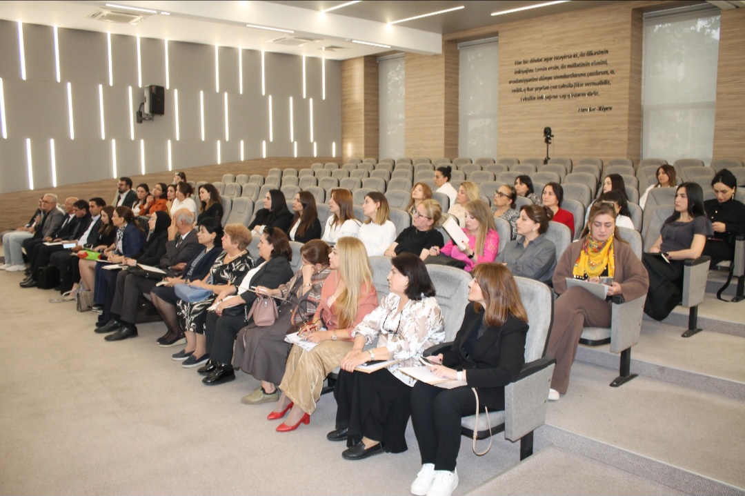 Azərbaycan dili və informatika fənləri üzrə ilk seminarlar keçirilib