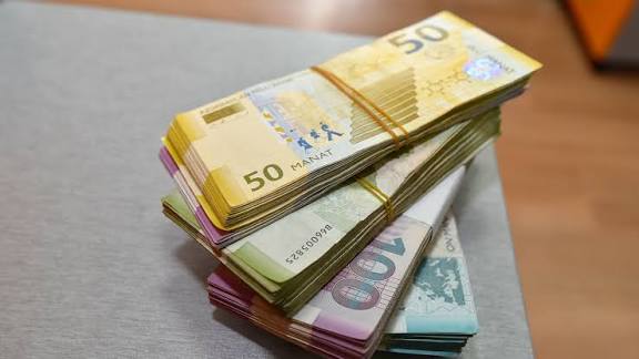 Azərbaycanda bir qrup müəllimə maaşdan əlavə pul veriləcək?