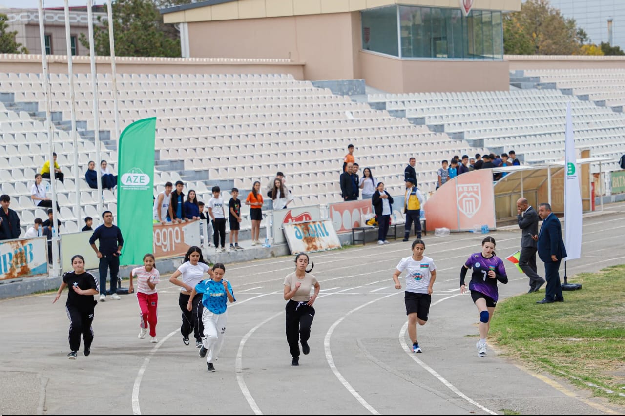 Məktəblilər arasında qaçış üzrə Muxtar Respublika birinciliyi keçirilib