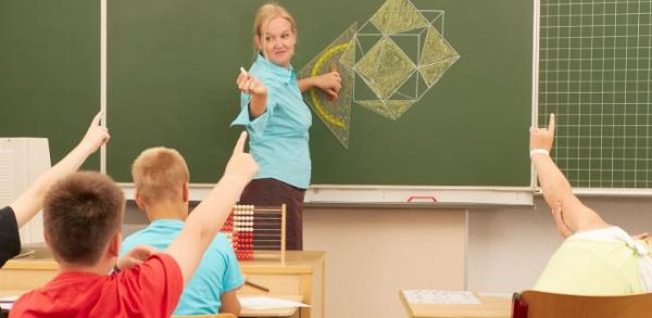 Bu ölkədə məktəblilərin riyaziyyat və elm göstəriciləri rekord səviyyədə zəifləyib