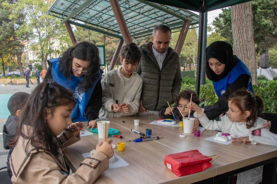 “Tullantıları hədiyyələrə dəyiş” festivalı keçirilib