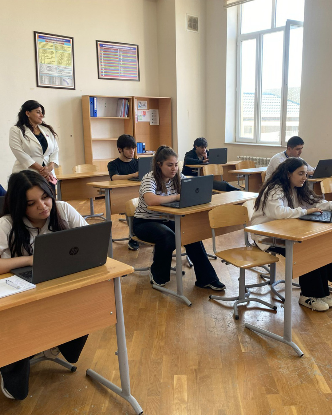 Peşə təmayüllü siniflərdə təhsil alan XI sinif şagirdləri imtahan edilib